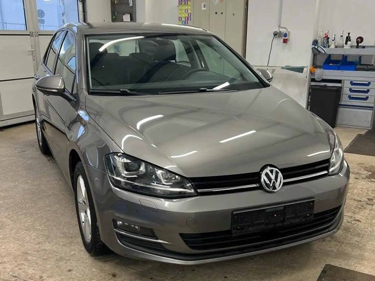 Volkswagen Golf 1.6 TDI BlueMotion Comfortline Silber - 1