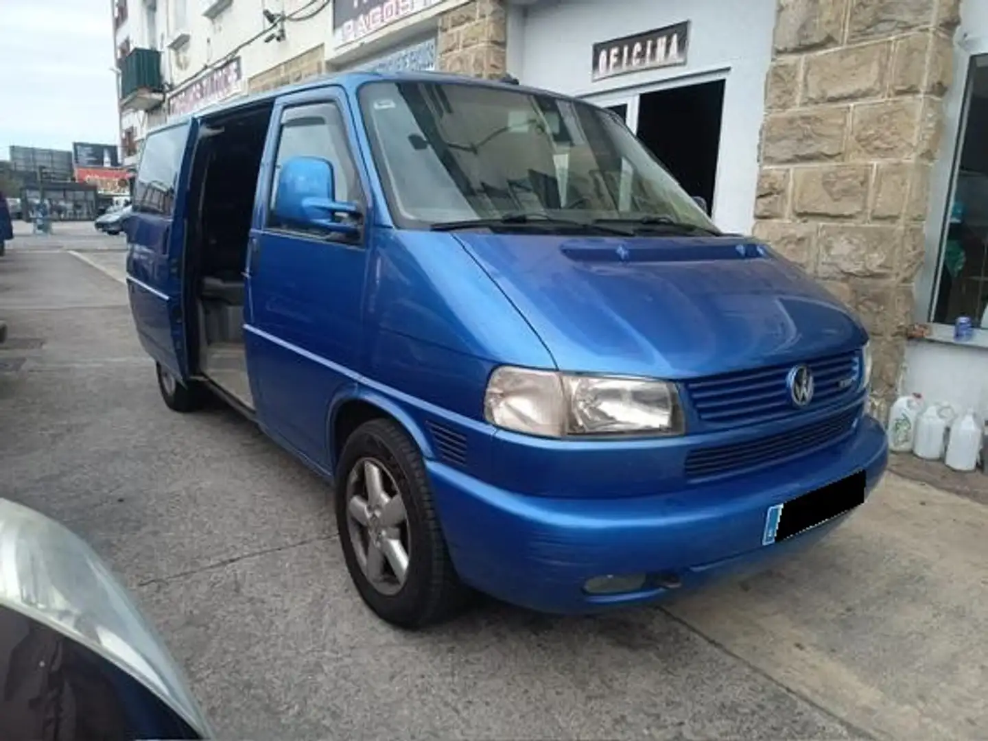 Volkswagen Multivan 2.5TDI 150 Azul - 2