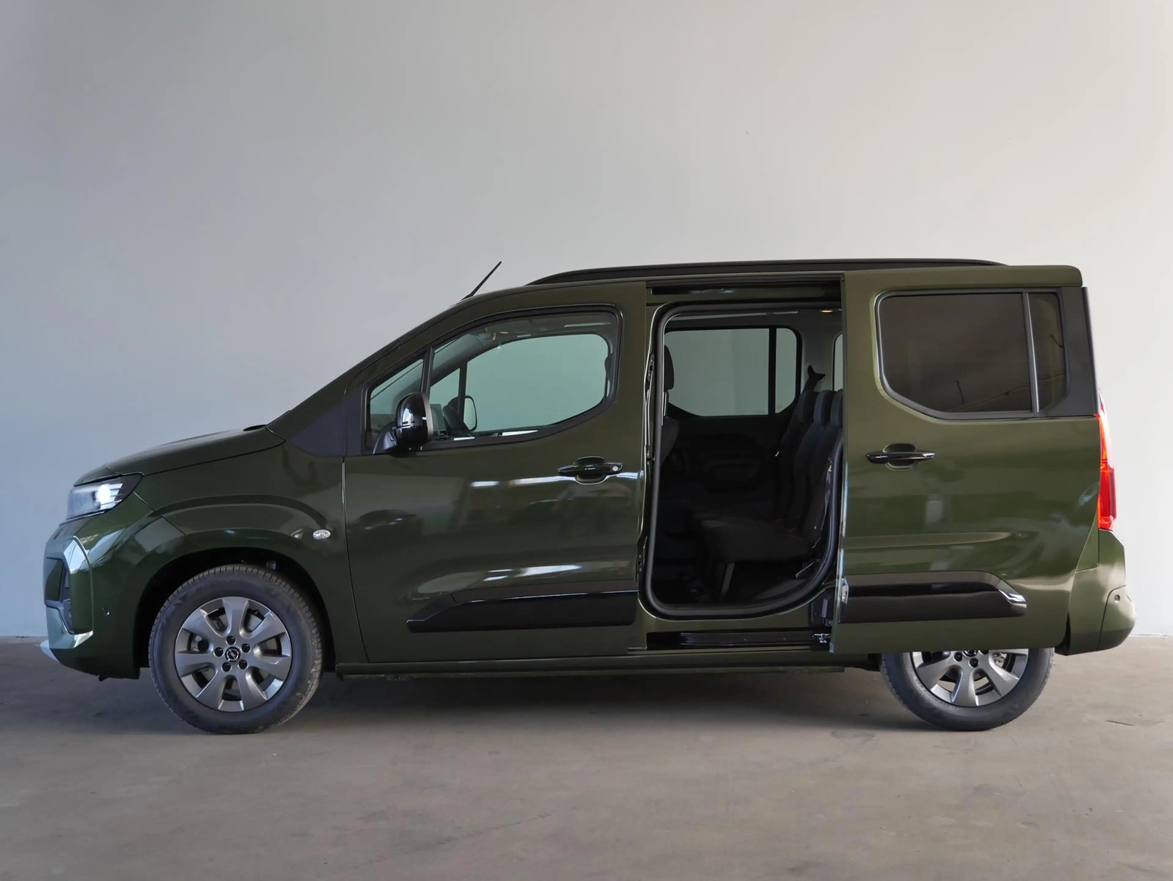 Opel Combo GS 1.5 Diesel AT | Navi | Pano | SHZ | RFK — photo 4