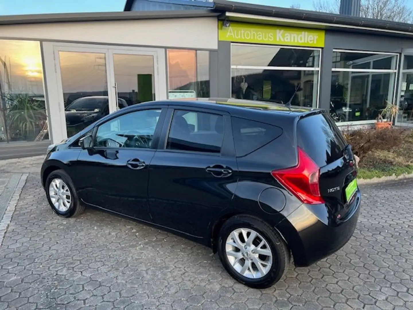 Nissan Note Note 1.2 acenta Schwarz - 2
