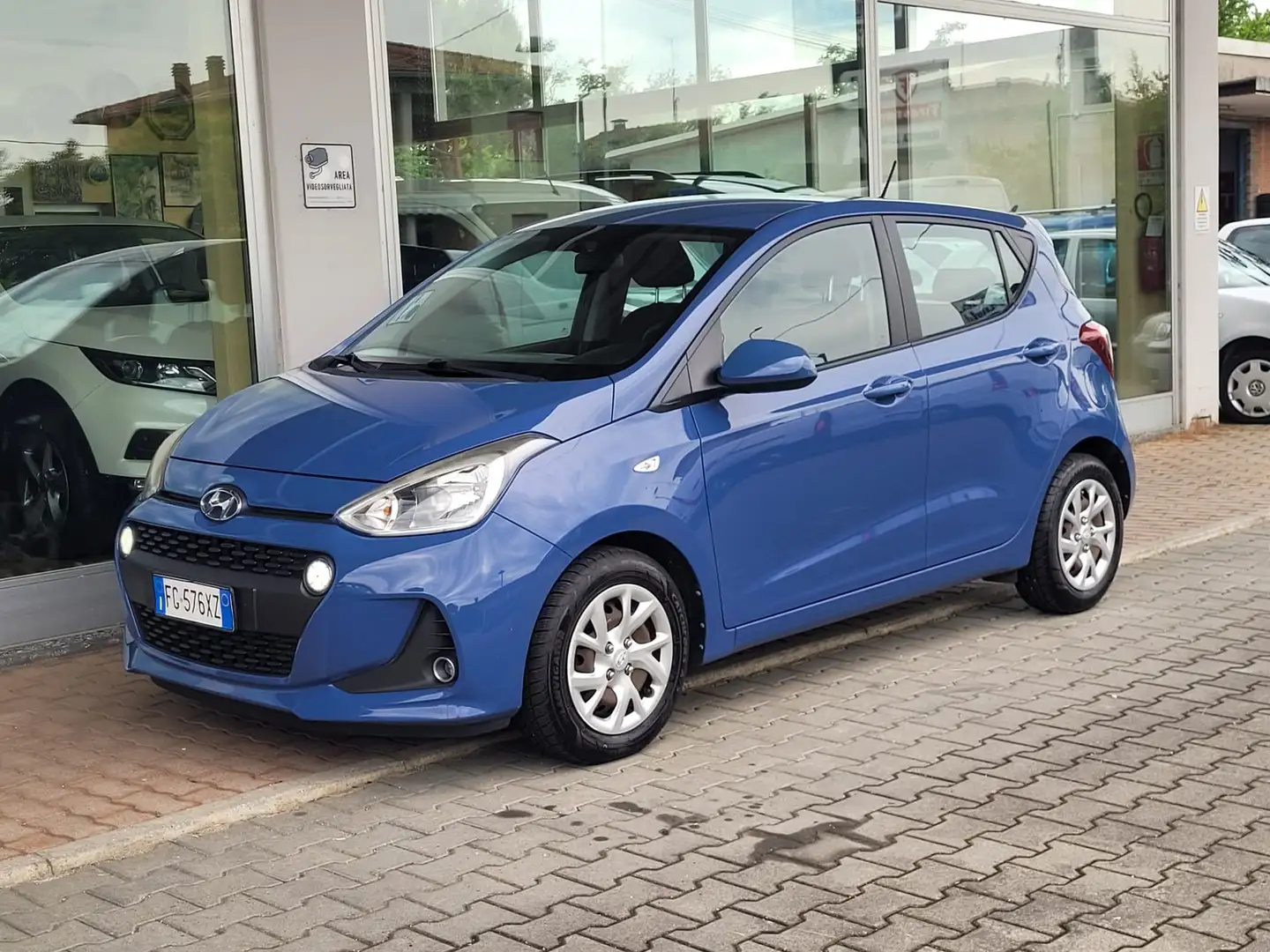Hyundai i10 i10 1.0 Comfort econext Gpl E6 Blauw - 2