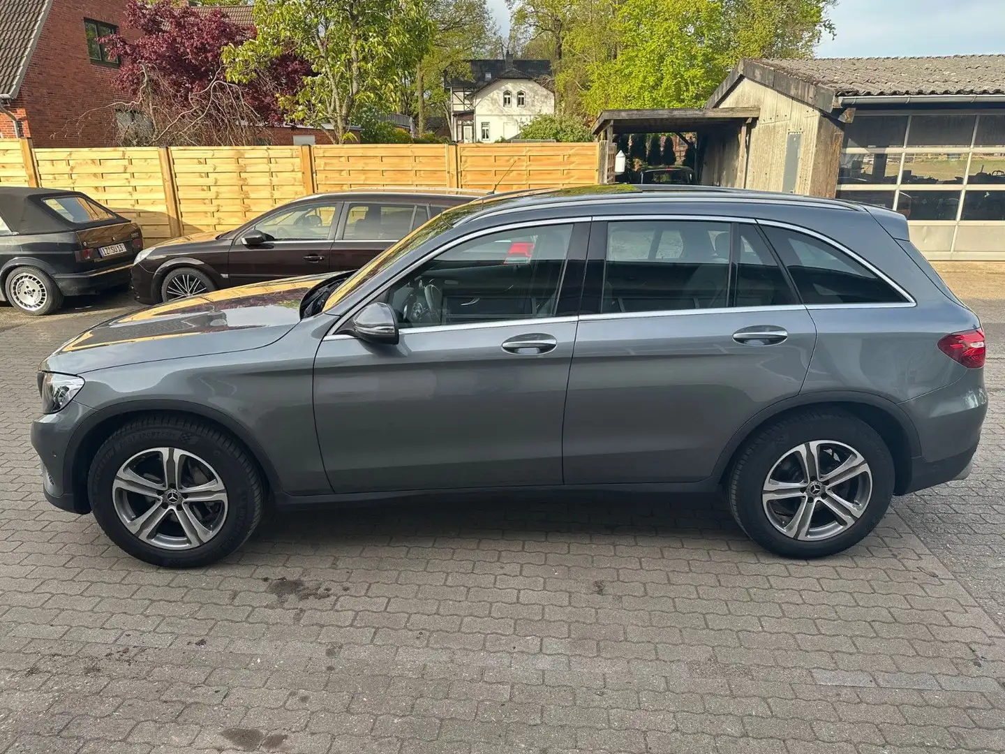 Mercedes-Benz GLC 250 GLC d 4M * LED* PANO* ACC* 1.HAND* MWST* Grau - 2