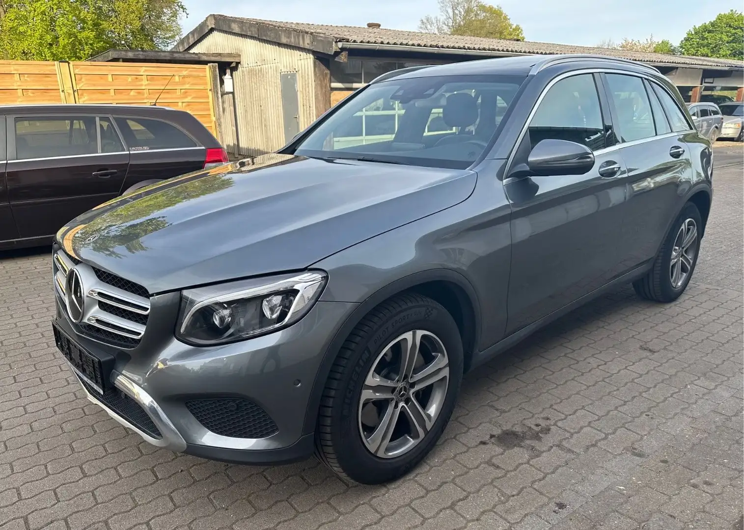 Mercedes-Benz GLC 250 GLC d 4M * LED* PANO* ACC* 1.HAND* MWST* Grau - 1