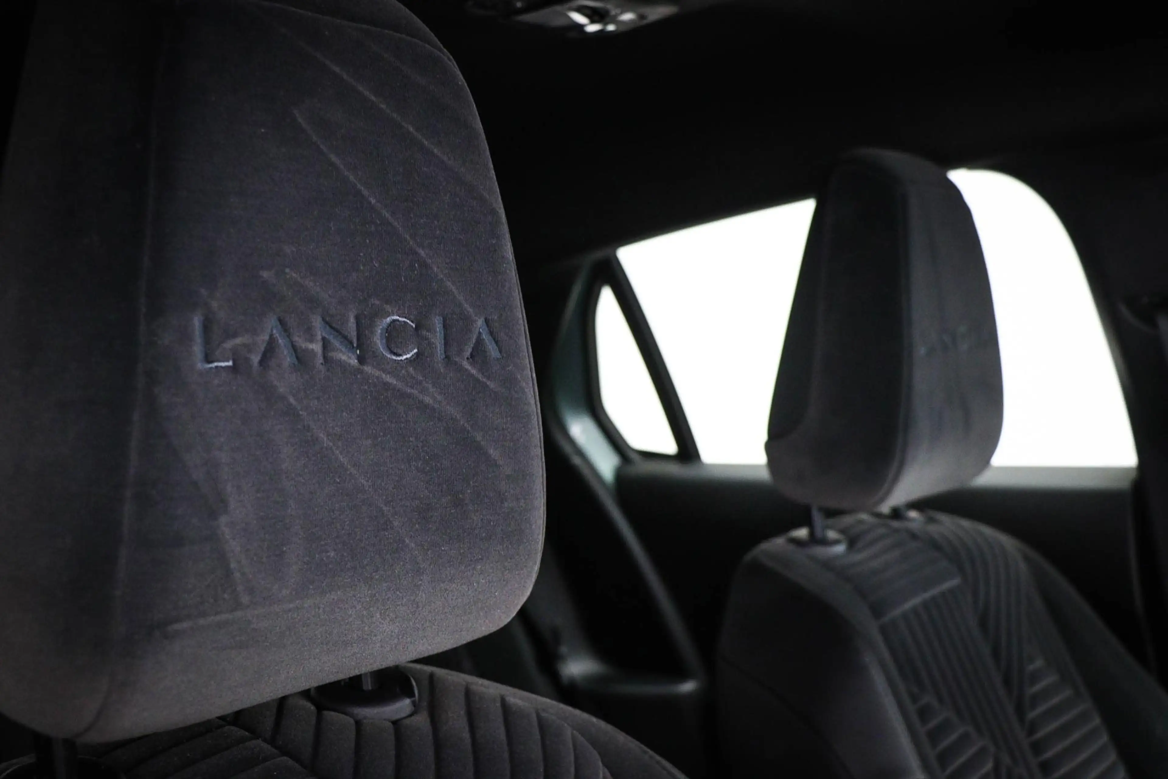Lancia Ypsilon 1.2 Turbo Hybrid LX | CLIMA | DRAADLOZE LADER | DA — photo 7