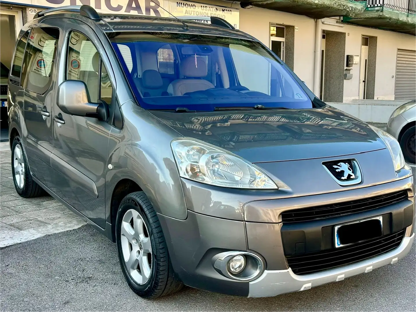Peugeot Partner Partner Tepee 2008 Tepee 1.6 hdi Comfort 90cv Grau - 1
