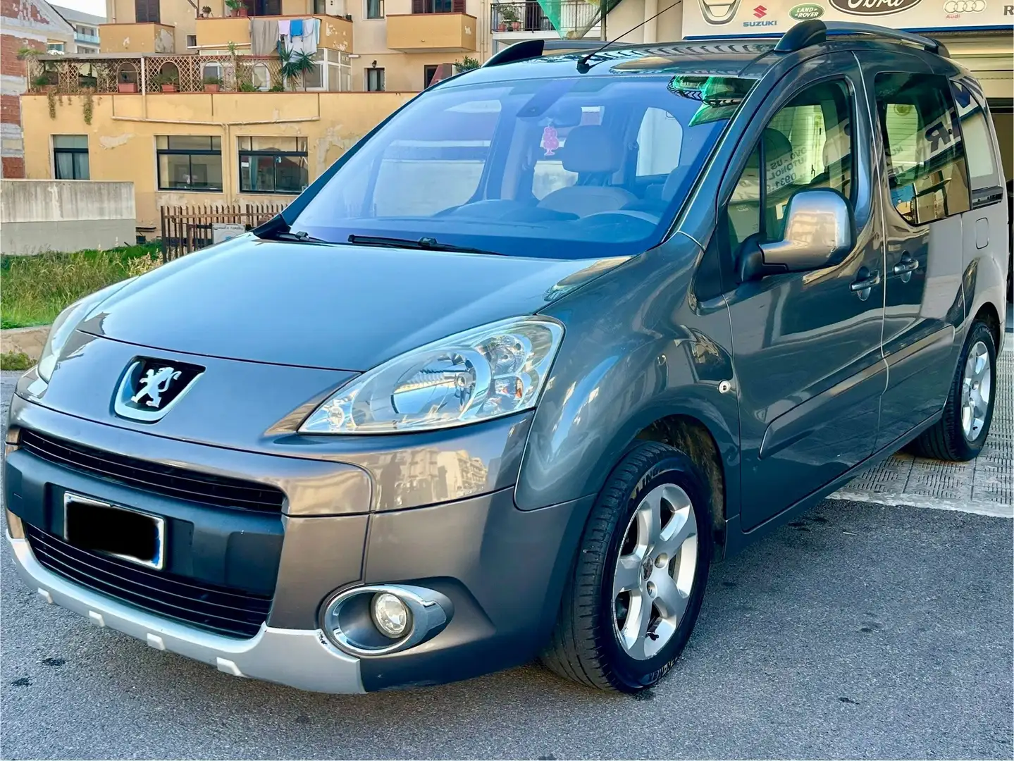 Peugeot Partner Partner Tepee 2008 Tepee 1.6 hdi Comfort 90cv Grau - 2
