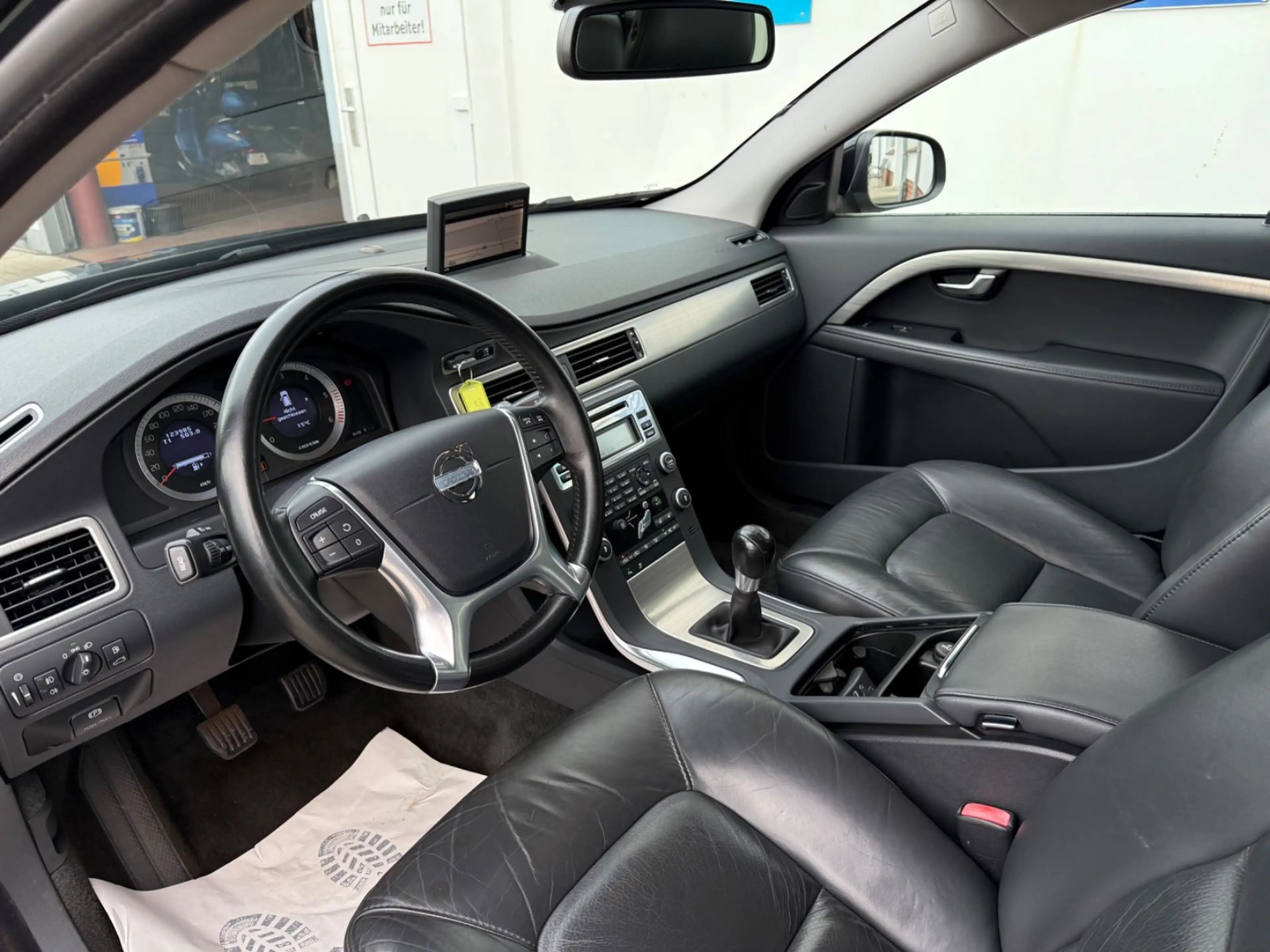Volvo V70 Kombi Summum*LEDER*NAVI* — photo 9