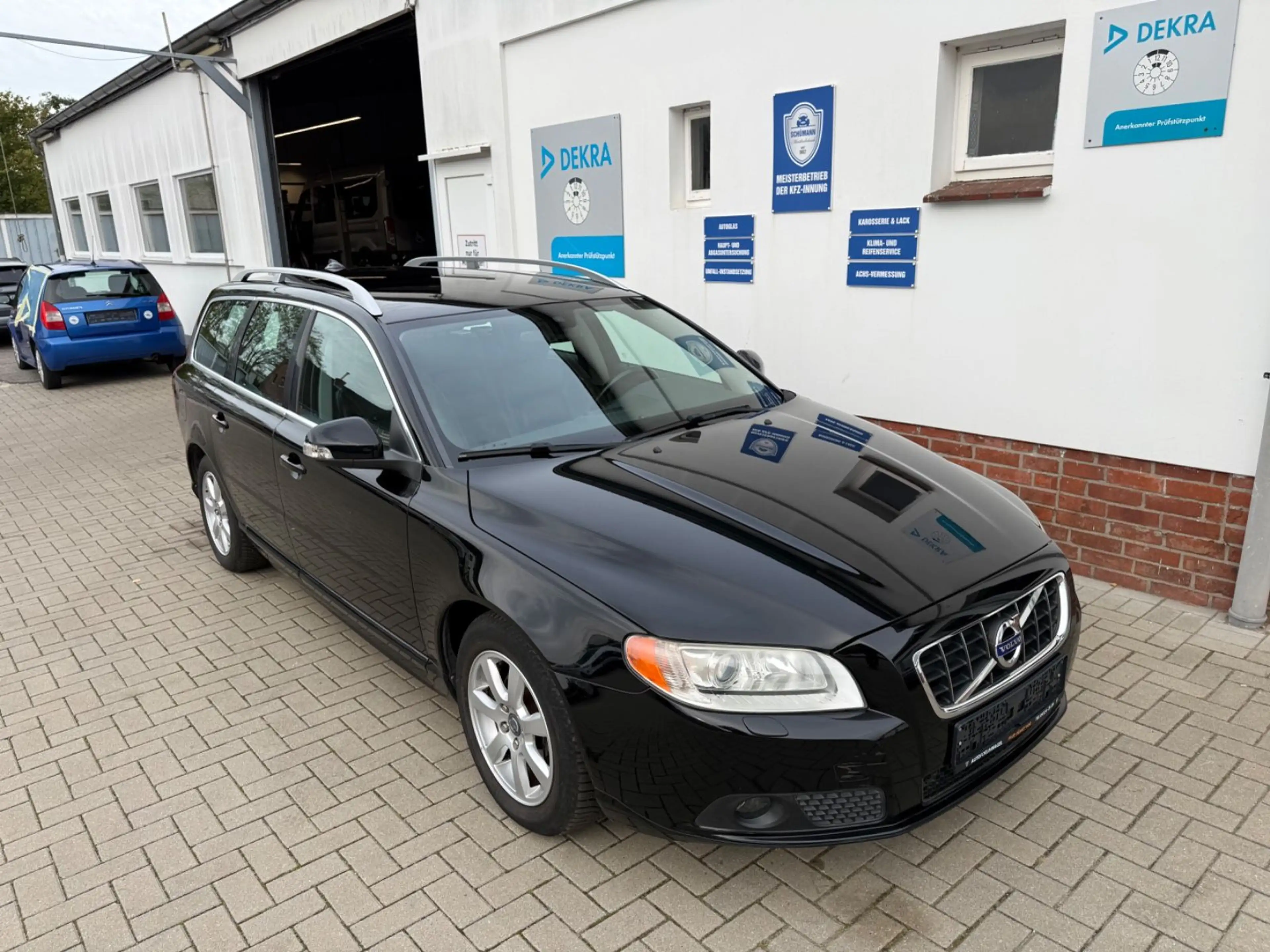 Volvo V70 Kombi Summum*LEDER*NAVI* — photo 4