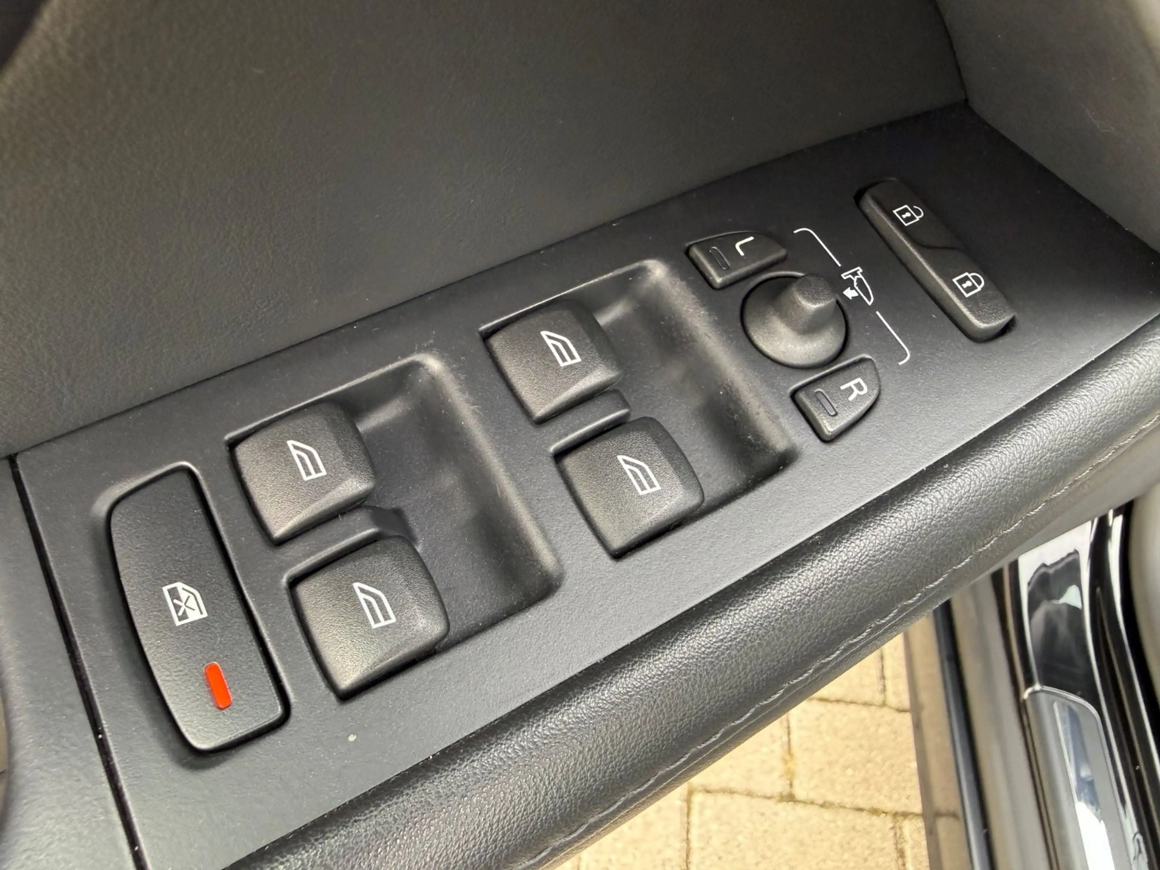 Volvo V70 Kombi Summum*LEDER*NAVI* — photo 13
