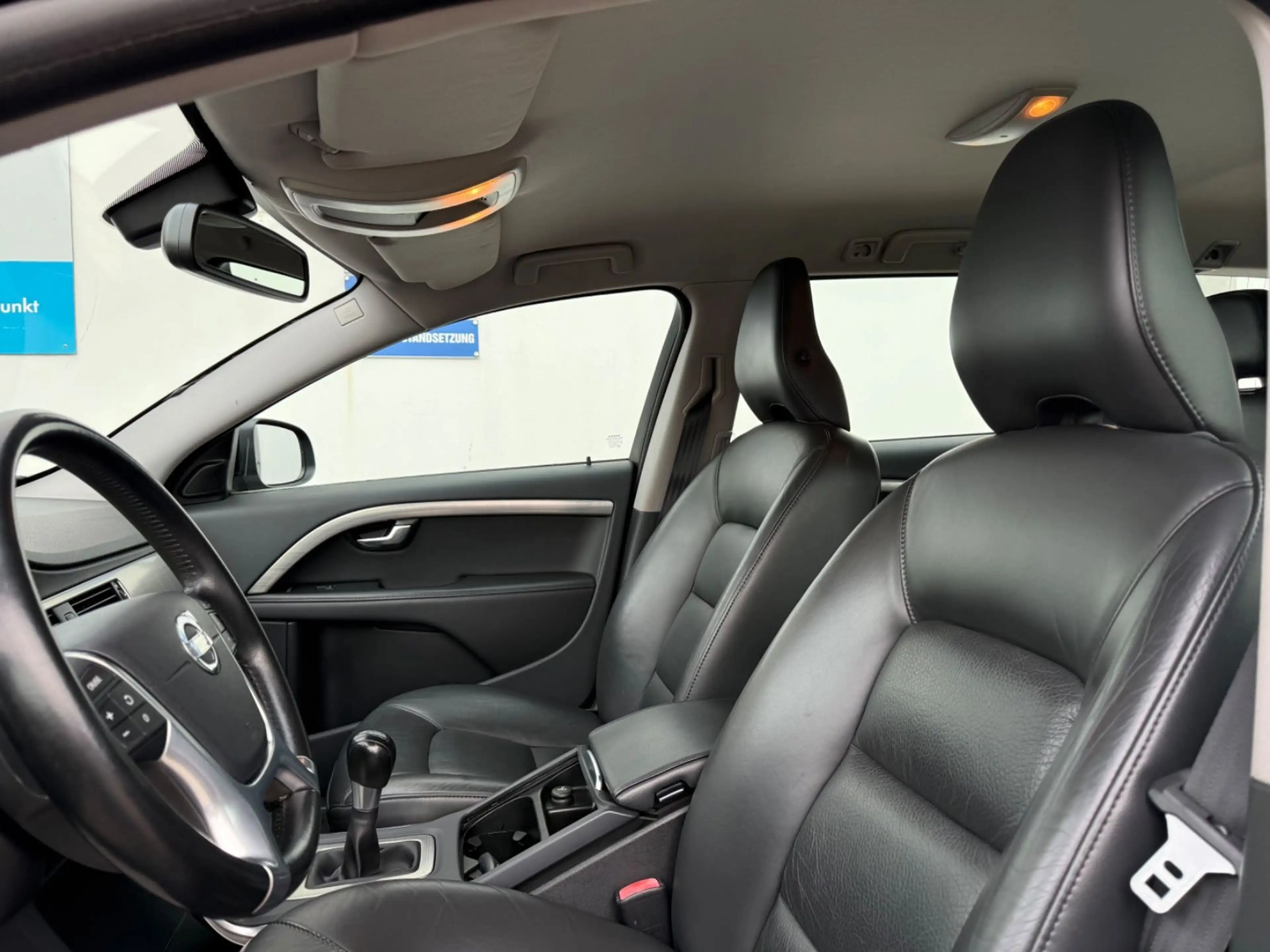 Volvo V70 Kombi Summum*LEDER*NAVI* — photo 10