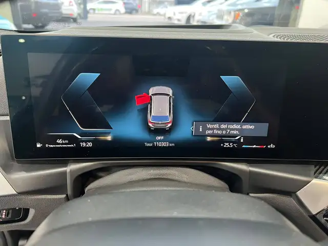BMW 3 Series view 13