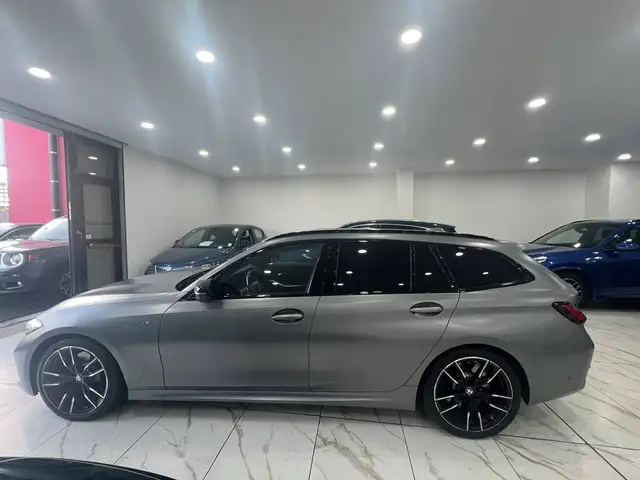 BMW 3 Series view 3