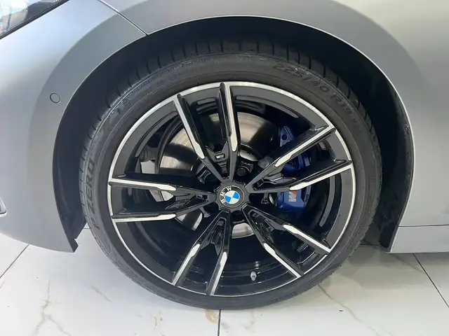 BMW 3 Series view 8
