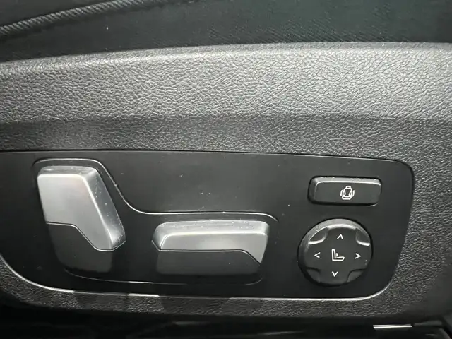 BMW 3 Series view 10