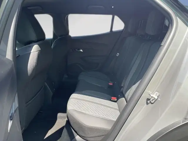 Peugeot 2008 view 8