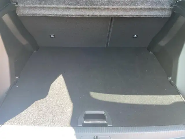 Peugeot 2008 view 9
