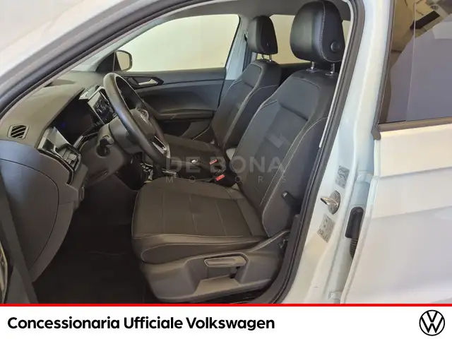 Volkswagen T-Cross view 8
