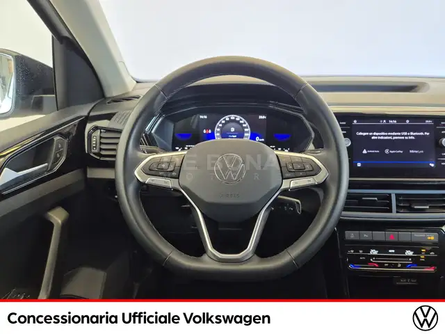 Volkswagen T-Cross view 11