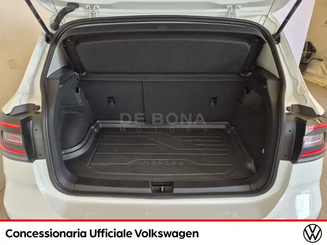 Volkswagen T-Cross view 22