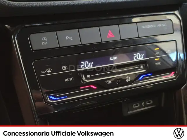 Volkswagen T-Cross view 16