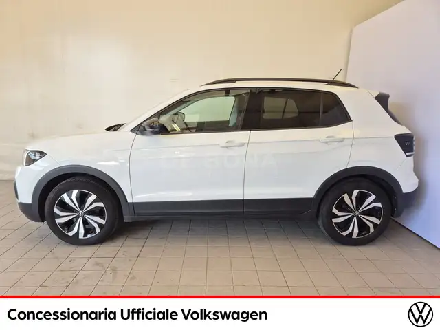 Volkswagen T-Cross view 4