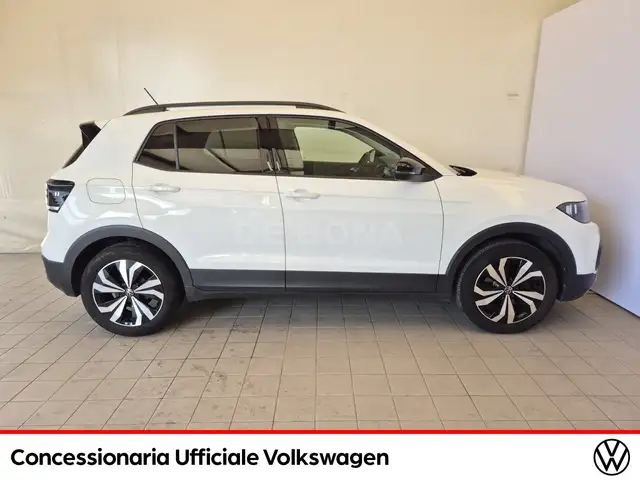 Volkswagen T-Cross view 7