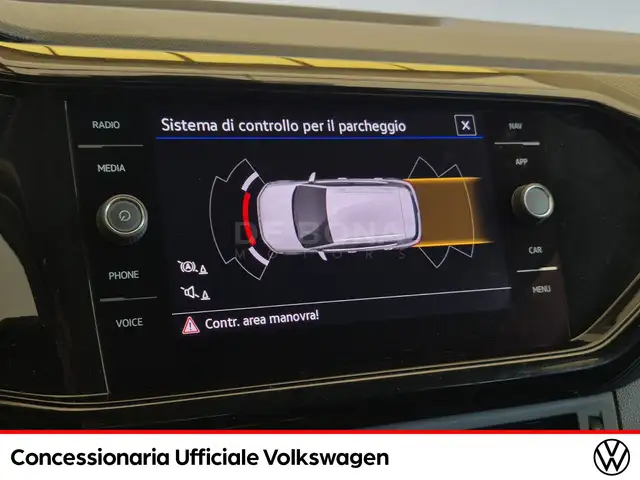 Volkswagen T-Cross view 13