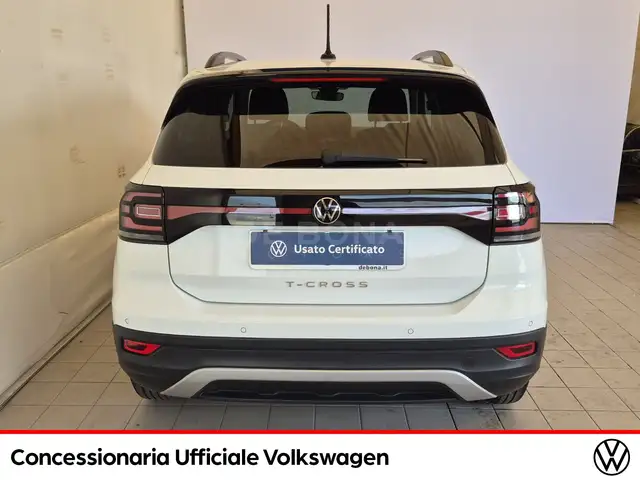 Volkswagen T-Cross view 6