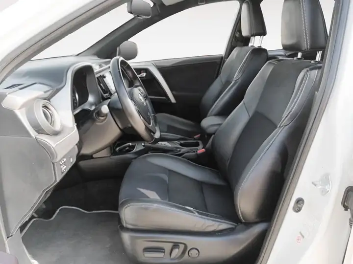 Toyota RAV4 2016, foto 11