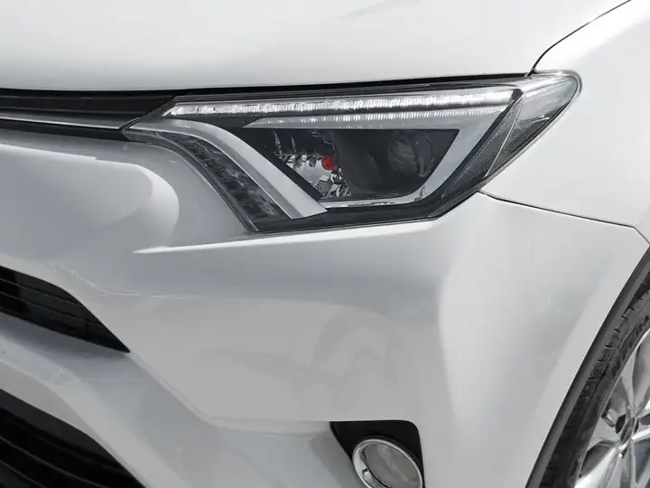 Toyota RAV4 2016, foto 26