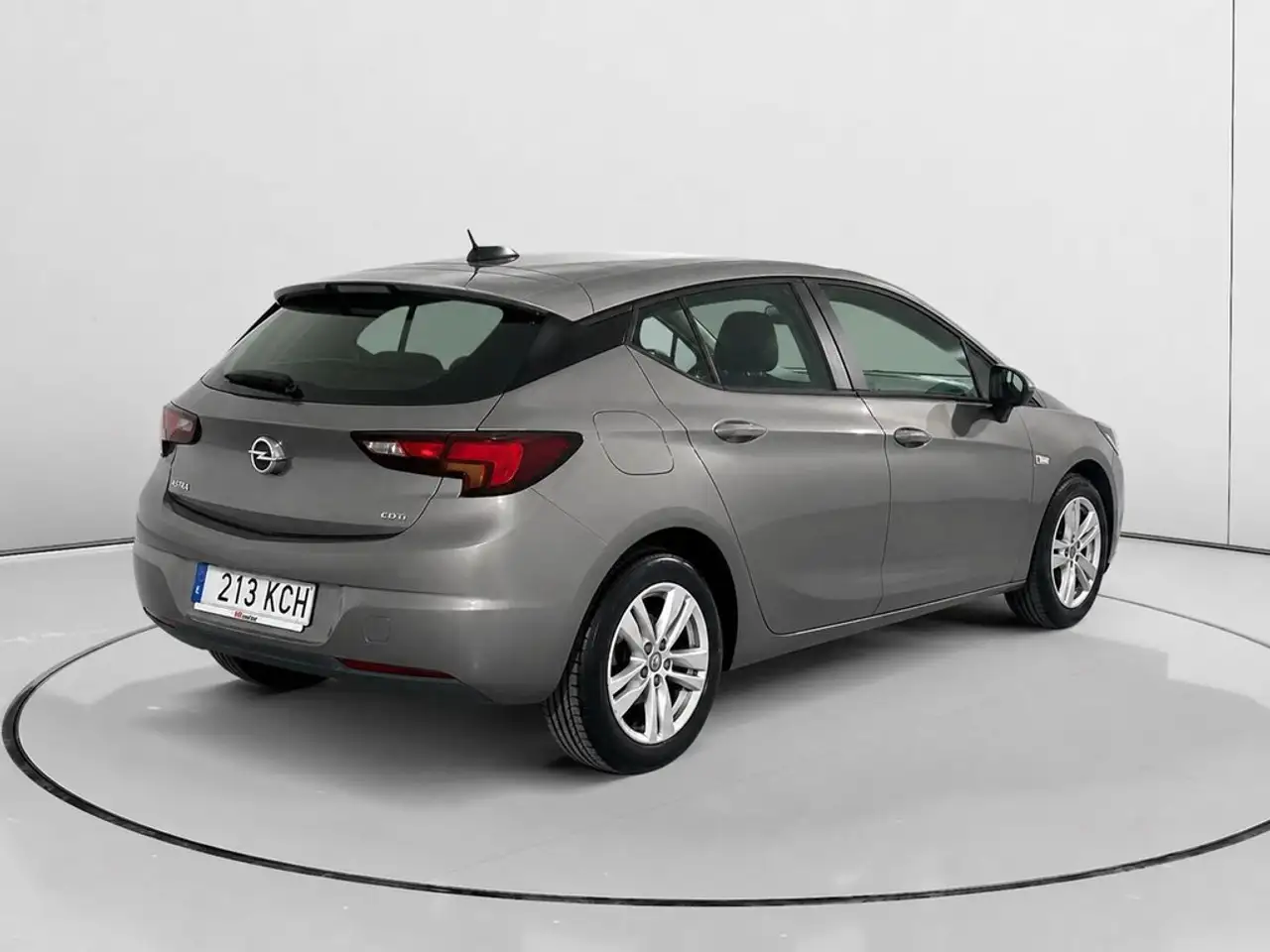 2017 Opel Astra 1.6CDTi S/S Selective 110, photograph 3