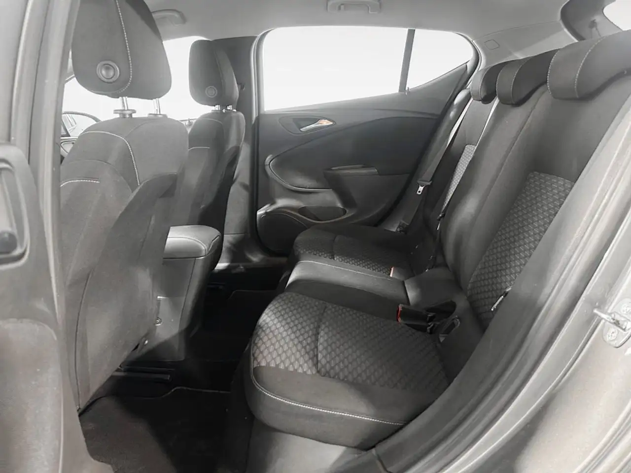 2017 Opel Astra 1.6CDTi S/S Selective 110, photograph 12