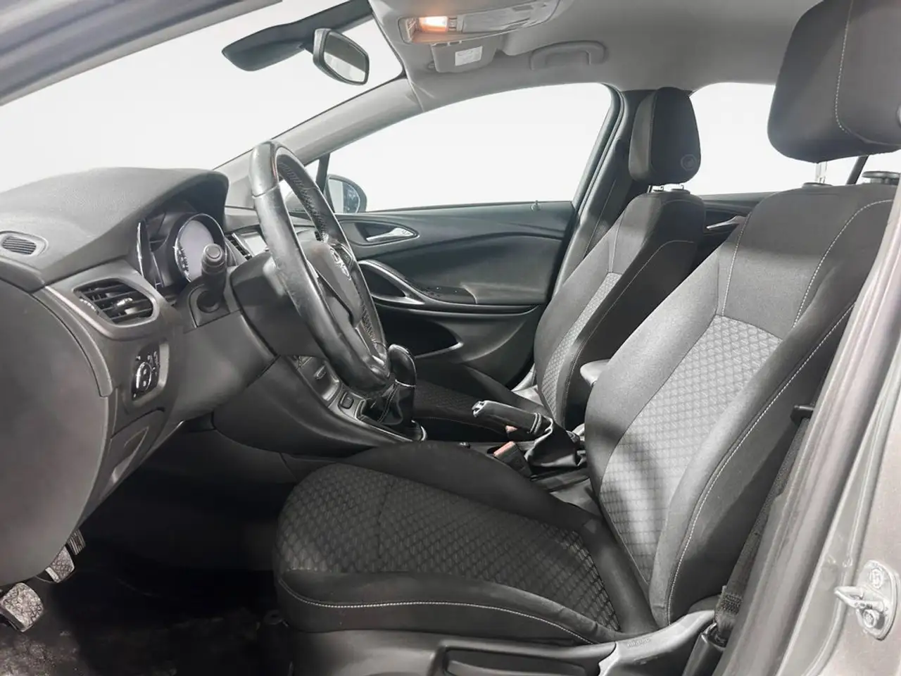 2017 Opel Astra 1.6CDTi S/S Selective 110, photograph 11