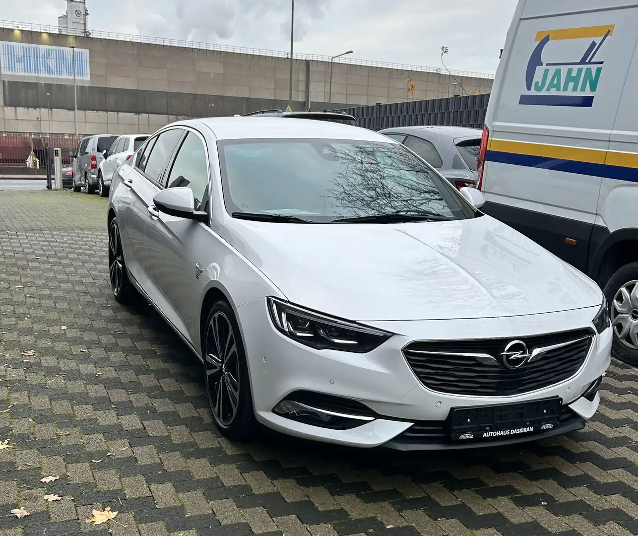 Opel Insignia Dynamic 4x4 Weiß - 1
