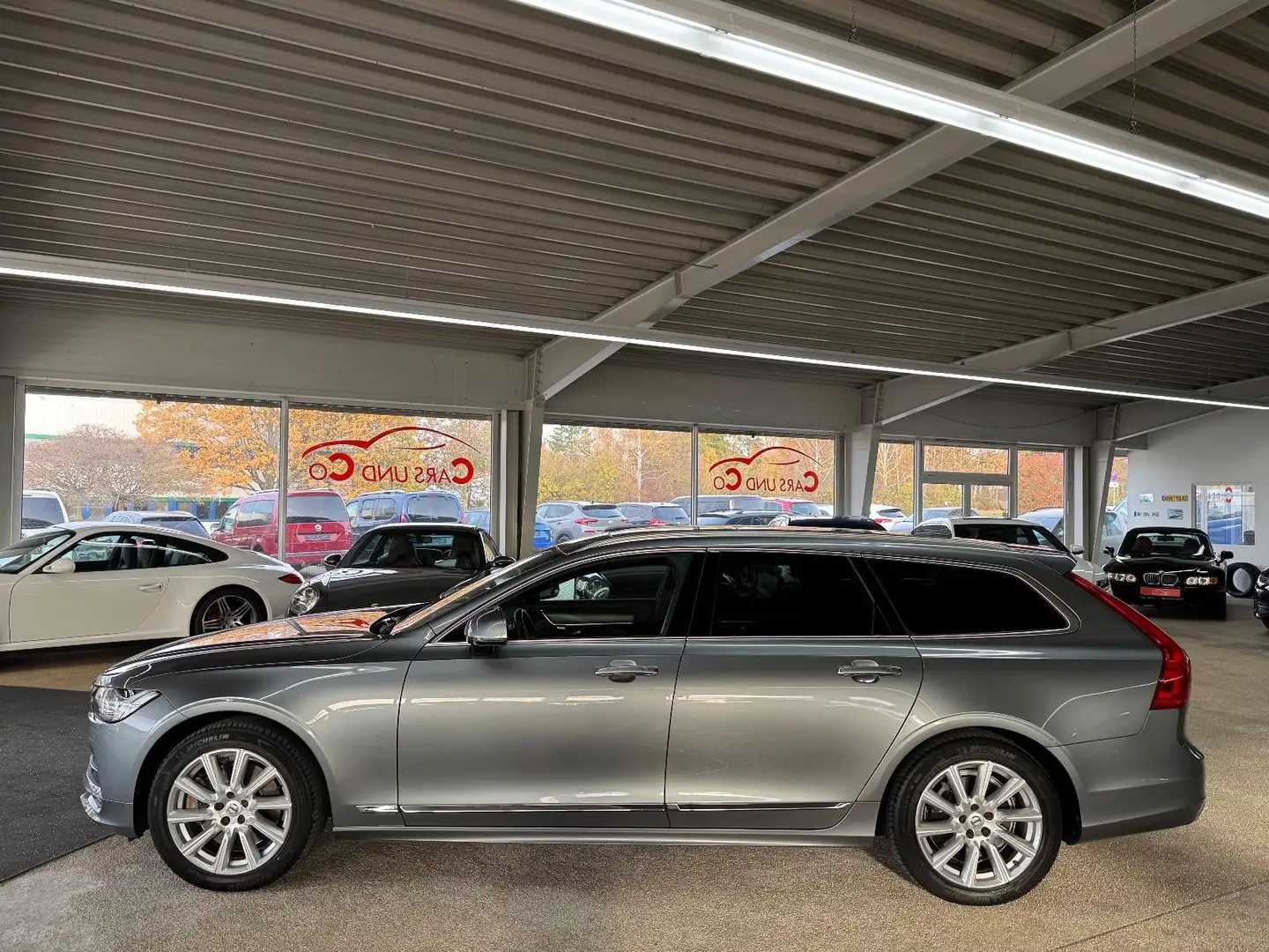 Volvo V90 Inscription AWD *STHZ*H&K*NAV*PAN*LED*ACC*RK Gris - 2