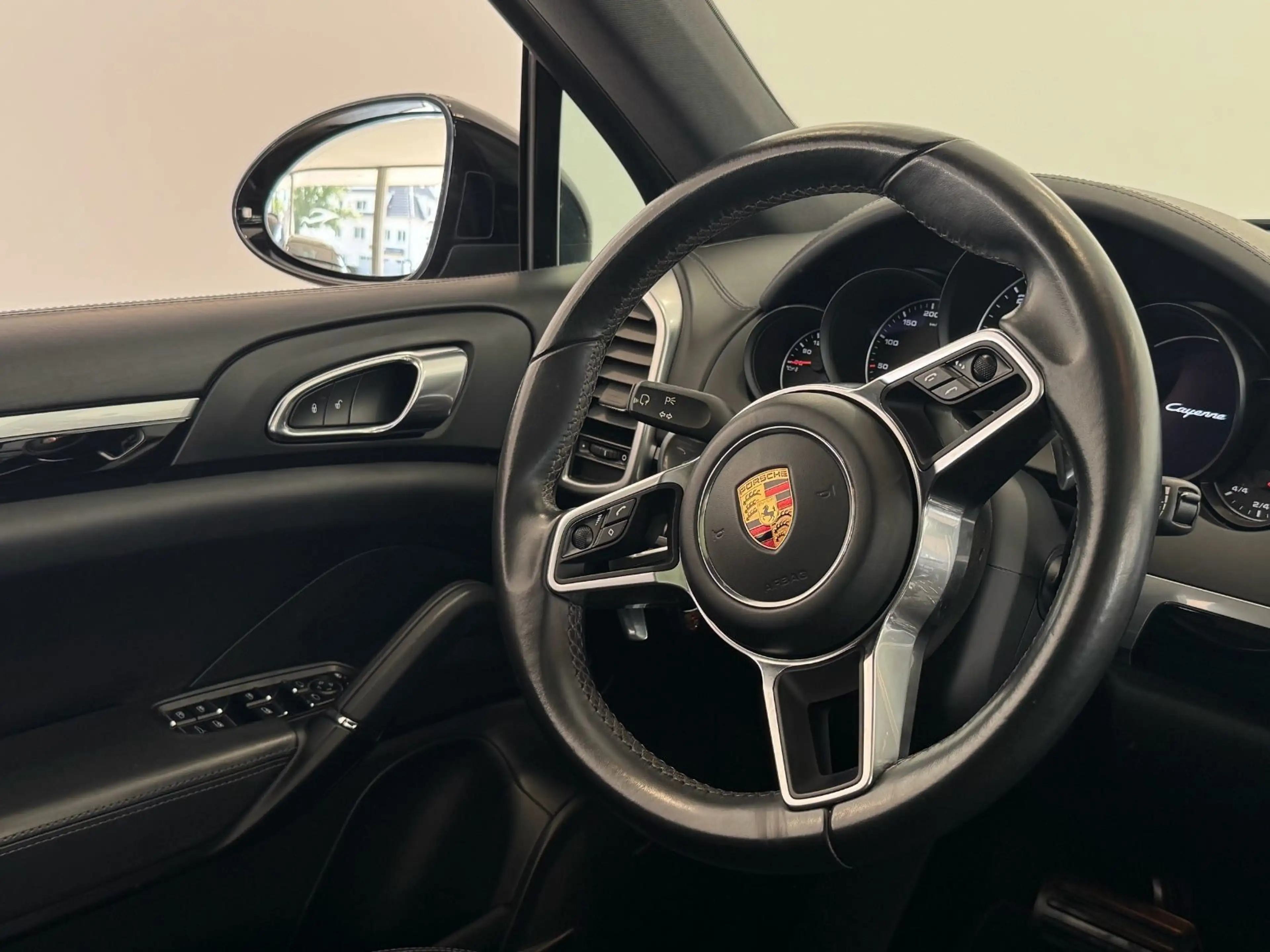 Porsche Cayenne Diesel Platinum Edition|360°|PANO|BOSE| — photo 6