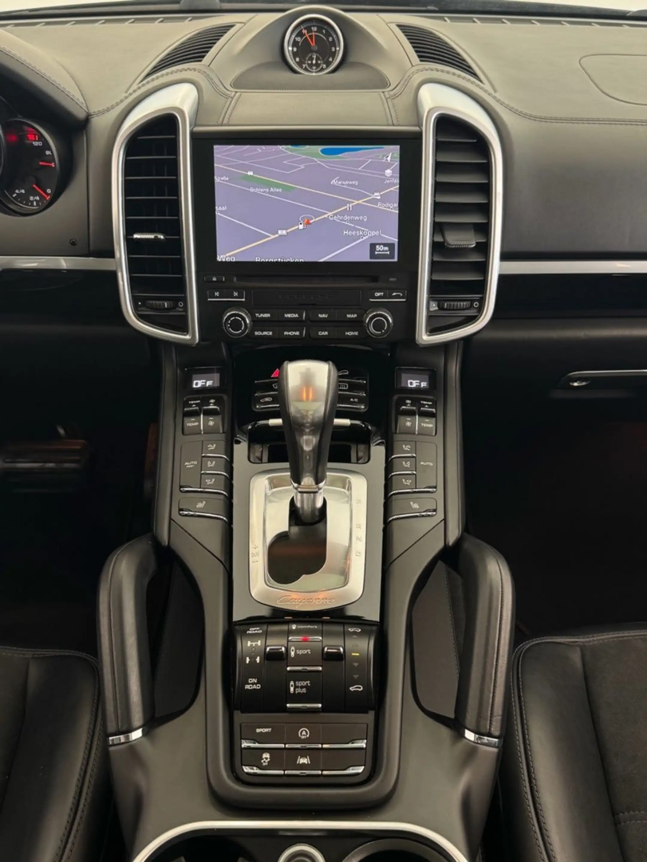 Porsche Cayenne Diesel Platinum Edition|360°|PANO|BOSE| — photo 15
