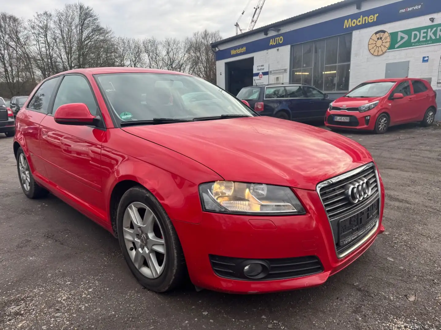 Audi A3 1.6 S-LINE/NAVI/KLIMAAUT/ALU/SERVICE-NEU! Rot - 2