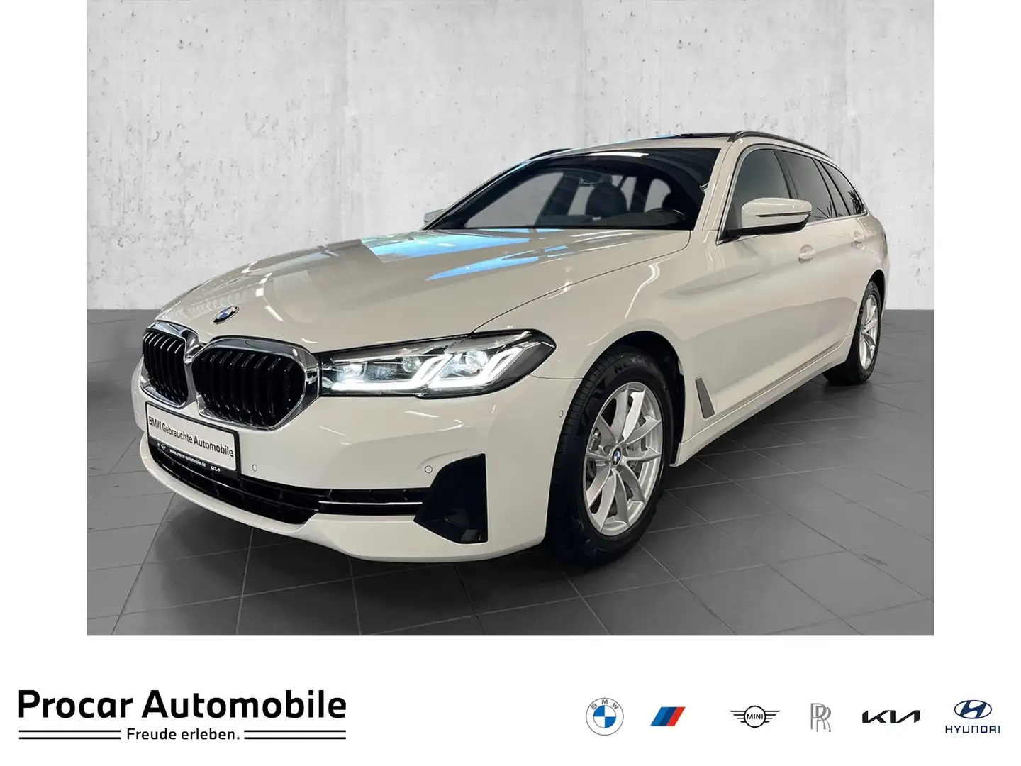 BMW 530 d xDrive Touring PANO AHK RFK NAVI LED Sound Syst. Weiß - 1