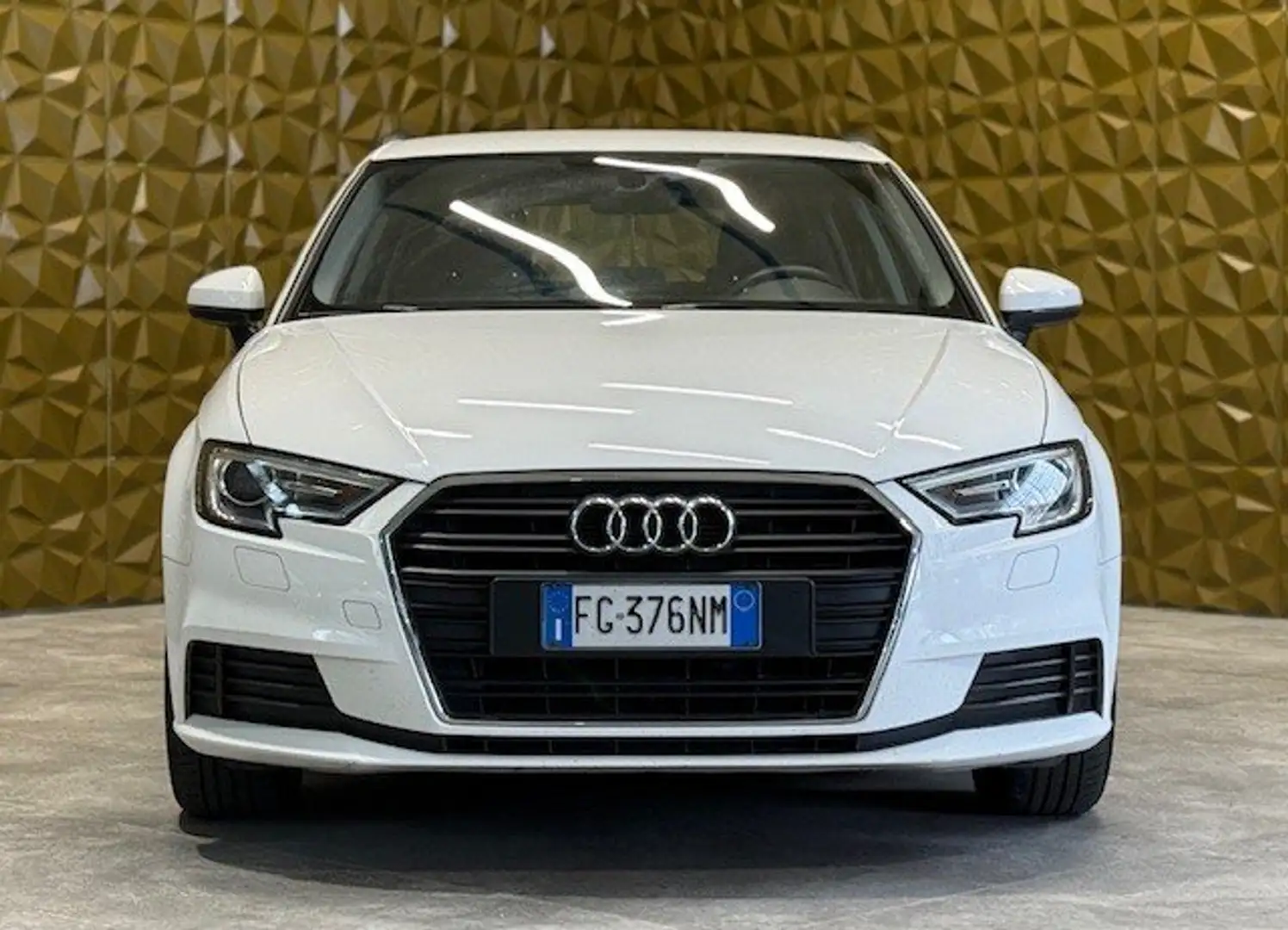 Audi A3 A3 Sportback 2.0 tdi Business 150cv Blanc - 1