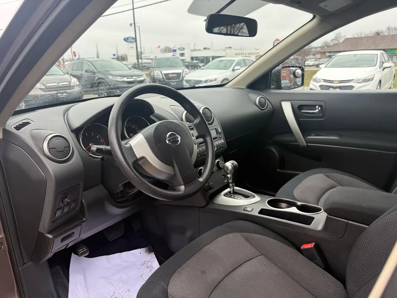 Nissan Rogue снимка Nissan Rogue