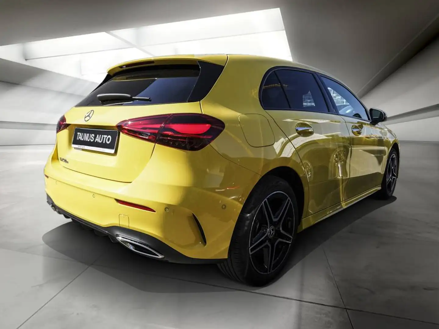 Mercedes-Benz A 250 e AMG-LINE PREMIUM PANO NIGHT HUD BURMESTER Amarillo - 2
