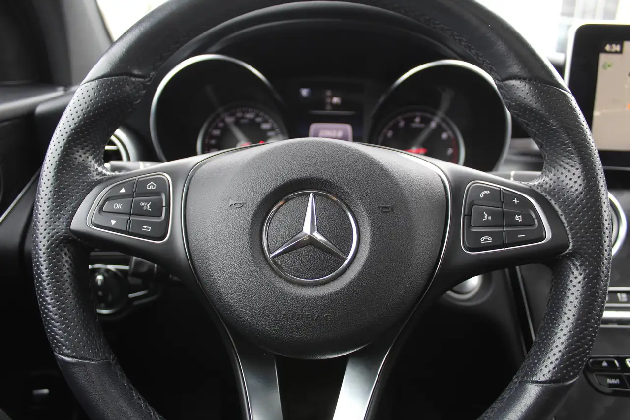 Mercedes-Benz GLC снимка Mercedes-Benz GLC