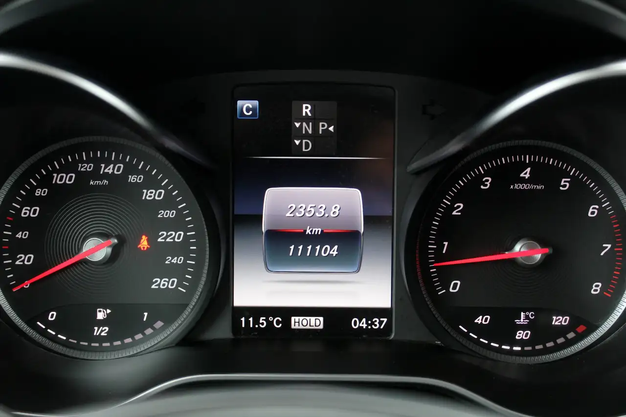 Mercedes-Benz GLC снимка Mercedes-Benz GLC