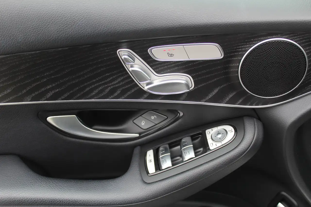Mercedes-Benz GLC снимка Mercedes-Benz GLC