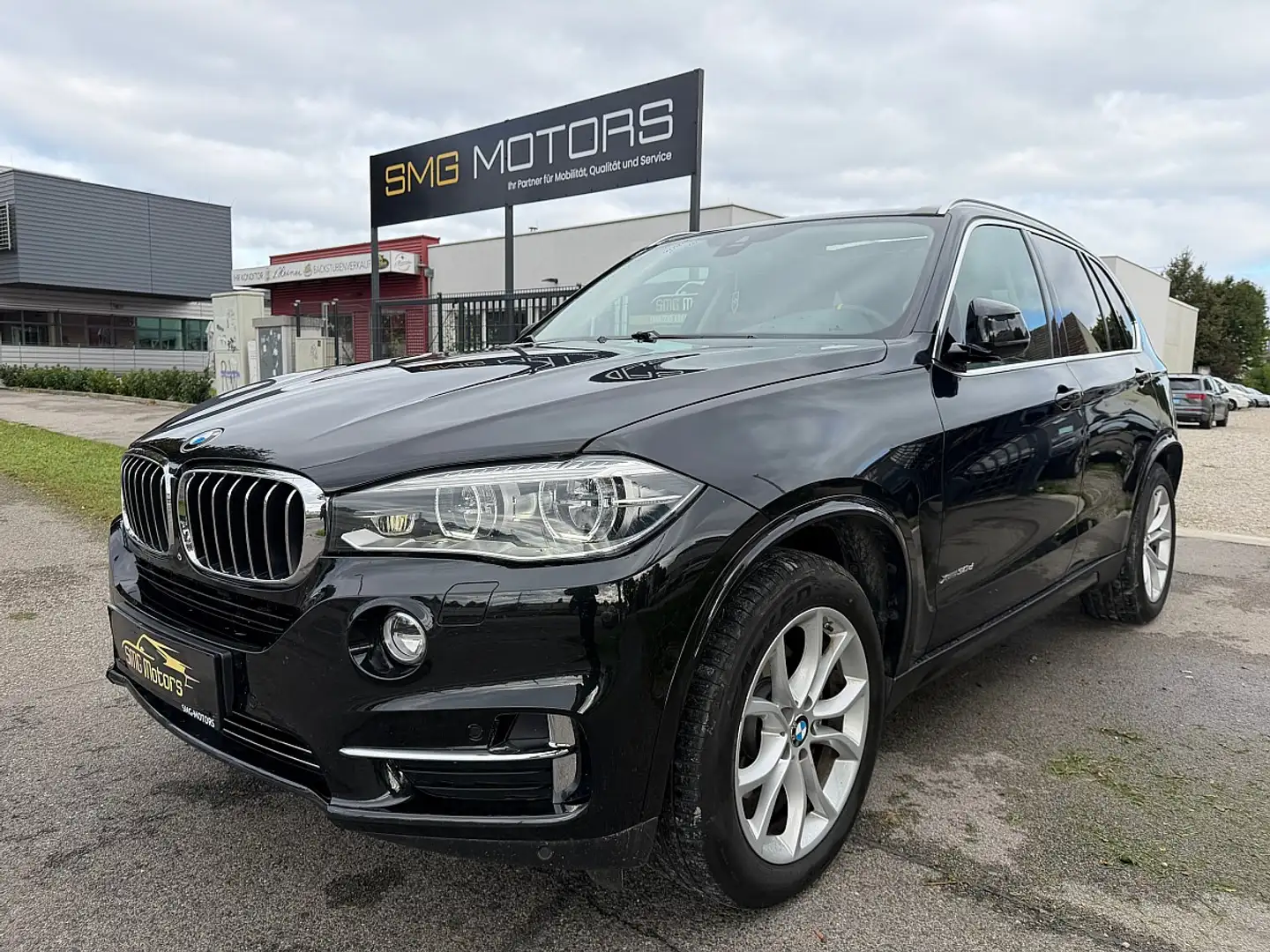 BMW X5 xDrive30d Österreich-Paket Aut.PANO/FRONT KAMER... Schwarz - 1