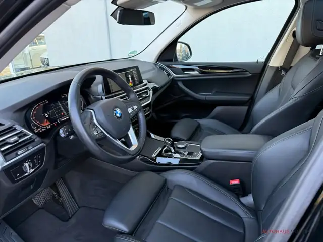 BMW X3 view 9