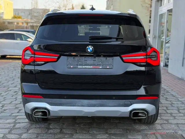 BMW X3 view 6