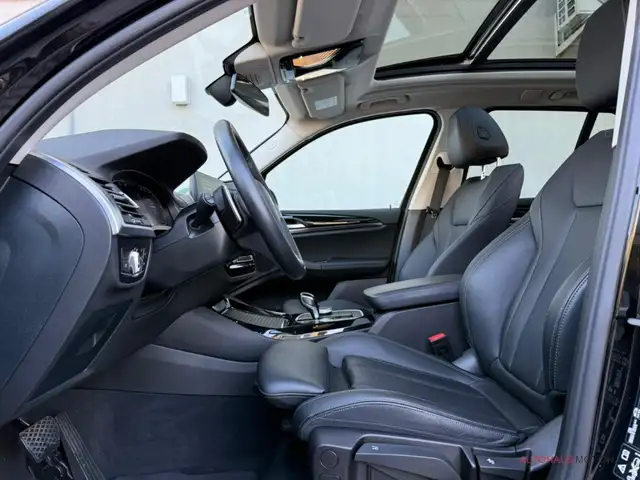 BMW X3 view 12