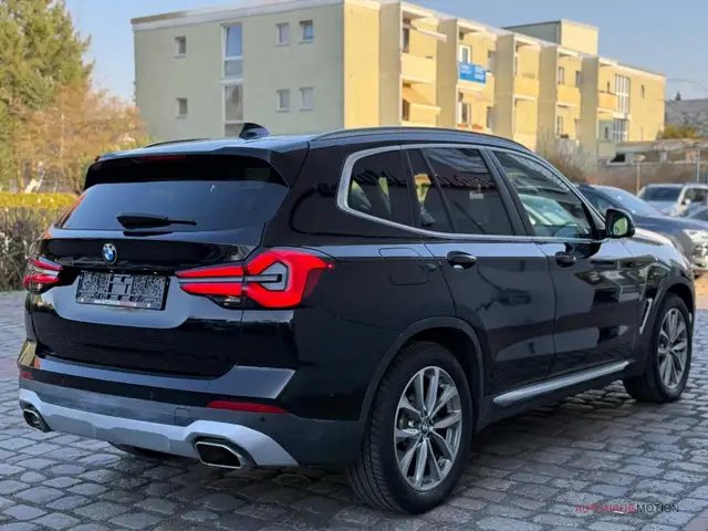 BMW X3 view 5
